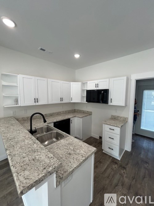 Source URL: https://prod-avail.s3.amazonaws.com/public_images/41496131/listing/IMG_3985.jpg