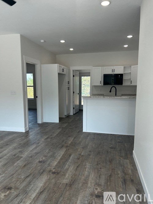 Source URL: https://prod-avail.s3.amazonaws.com/public_images/41496135/listing/IMG_3969.jpg