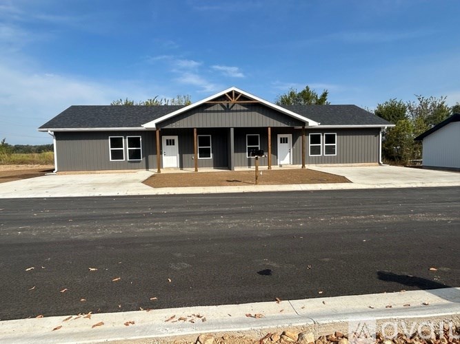 Source URL: https://prod-avail.s3.amazonaws.com/public_images/41496074/listing/IMG_3968.jpg