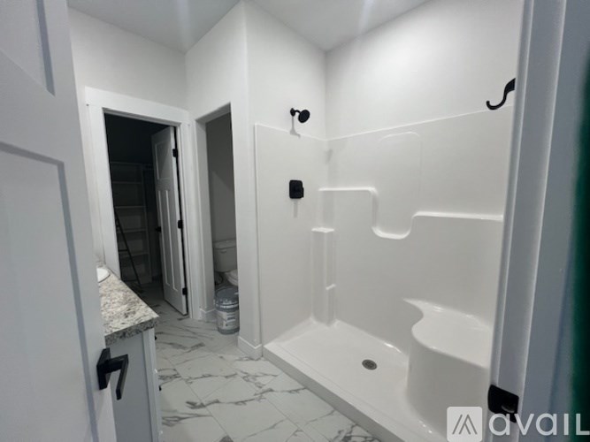 Source URL: https://prod-avail.s3.amazonaws.com/public_images/41496063/listing/IMG_9440_(1).JPEG