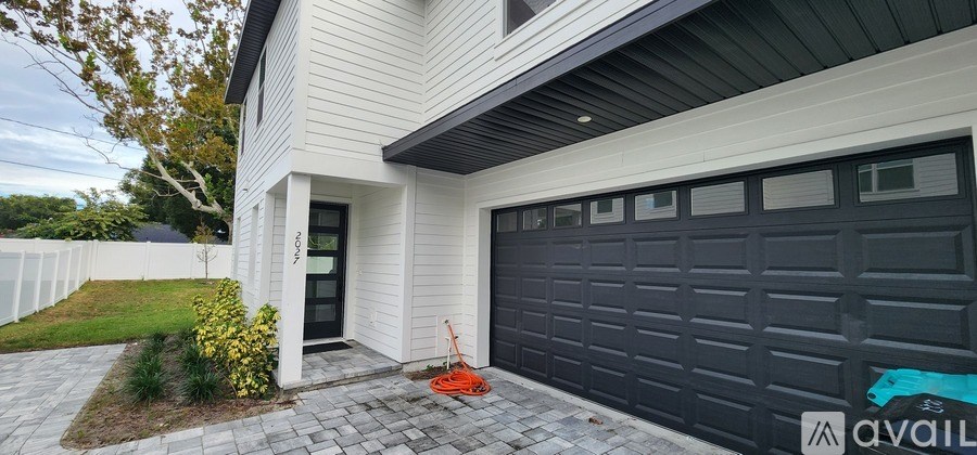 Source URL: https://prod-avail.s3.amazonaws.com/public_images/41511200/listing/20250927_171735.jpg