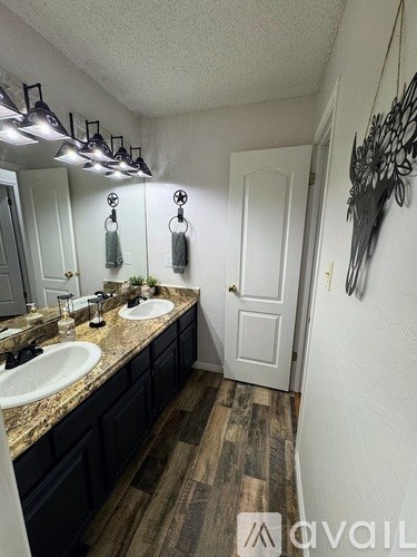 Source URL: https://prod-avail.s3.amazonaws.com/public_images/41456298/listing/Bath1.jpg