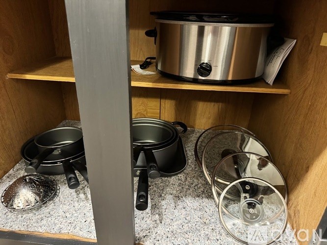 Source URL: https://prod-avail.s3.amazonaws.com/public_images/41456345/listing/Kitchen3.jpg