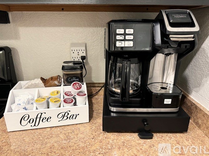 Source URL: https://prod-avail.s3.amazonaws.com/public_images/41456348/listing/Kitchen5.jpg