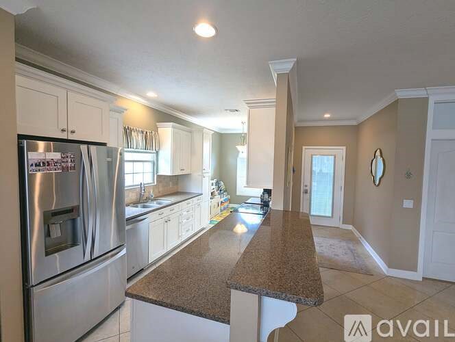 Source URL: https://prod-avail.s3.amazonaws.com/public_images/41454864/listing/Kitchen1.jpg