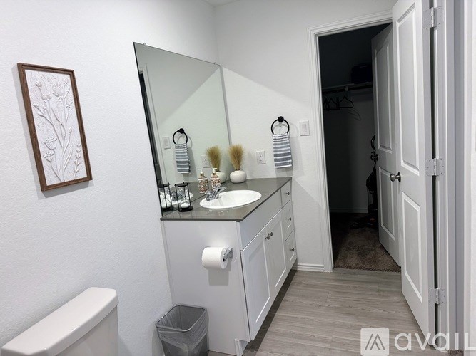 Source URL: https://prod-avail.s3.amazonaws.com/public_images/41453704/listing/Killdeer15.jpg