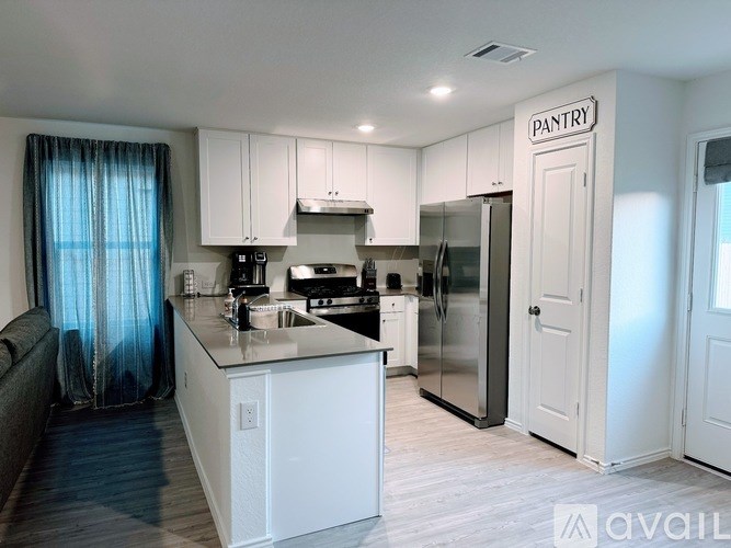 Source URL: https://prod-avail.s3.amazonaws.com/public_images/41453701/listing/Killdeer19.jpg