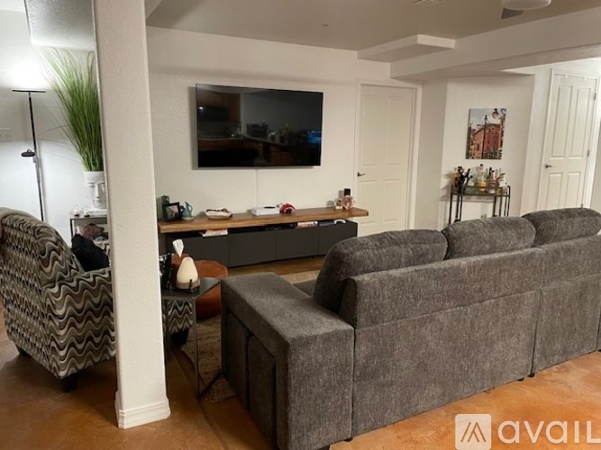 Source URL: https://prod-avail.s3.amazonaws.com/public_images/41506779/listing/Living.jpg