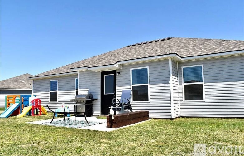 Source URL: https://prod-avail.s3.amazonaws.com/public_images/41488375/listing/PHOTO-2025-10-05-02-02-21.jpeg