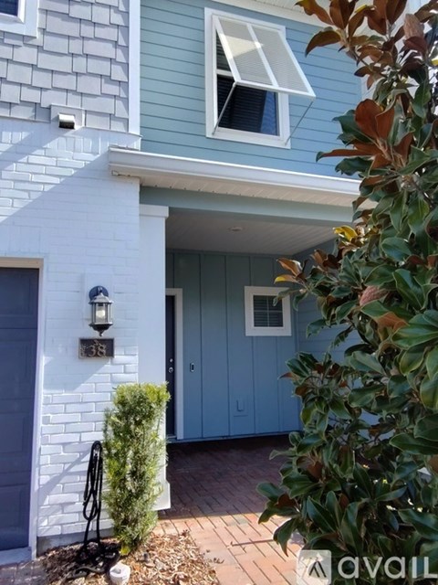 Source URL: https://prod-avail.s3.amazonaws.com/public_images/41497732/listing/entry.jpg