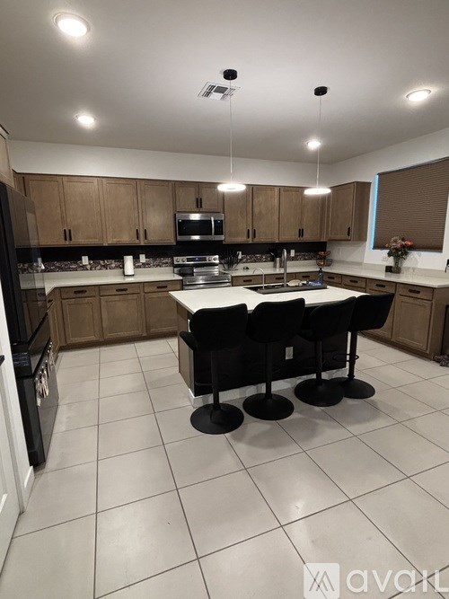 Source URL: https://prod-avail.s3.amazonaws.com/public_images/41510804/listing/IMG_0307.jpeg