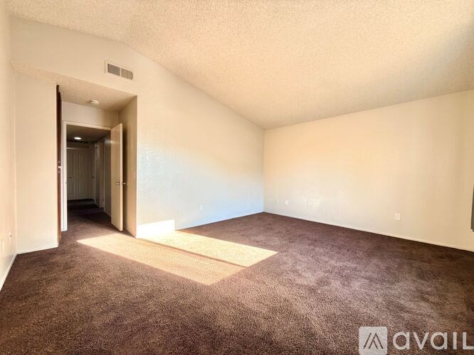 Source URL: https://prod-avail.s3.amazonaws.com/public_images/41471411/listing/Master_Bedroom__1_9_25_25_2.jpg