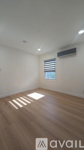 Source URL: https://prod-avail.s3.amazonaws.com/public_images/41506305/listing/PXL_20251021_212828962-min.jpg