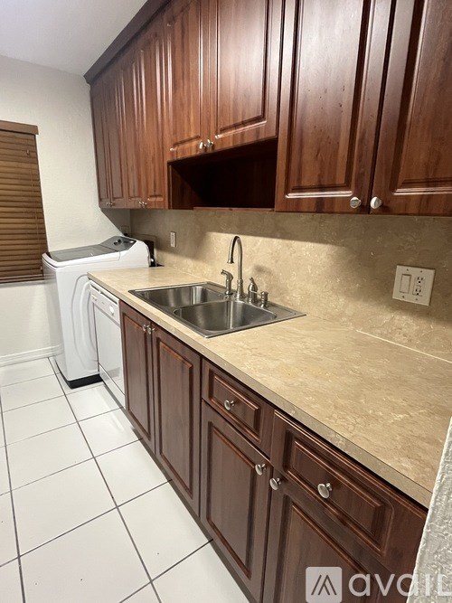 Source URL: https://prod-avail.s3.amazonaws.com/public_images/41505756/listing/IMG_2519.JPG