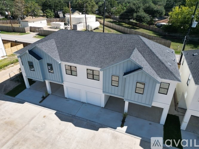 Source URL: https://prod-avail.s3.amazonaws.com/public_images/41505811/listing/dji_fly_20251019_120652_236_1760983392871_photo.jpeg