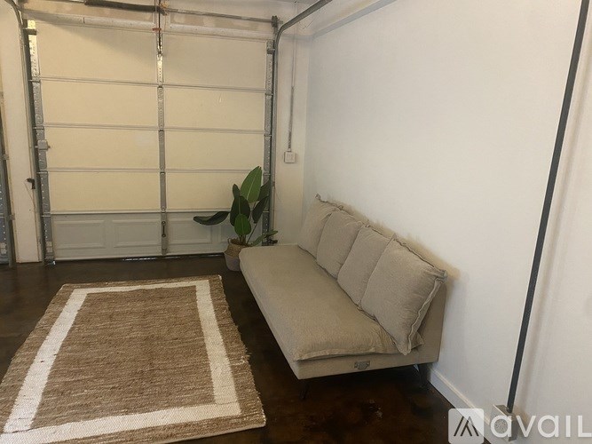 Source URL: https://prod-avail.s3.amazonaws.com/public_images/41505119/listing/IMG_8032.jpeg