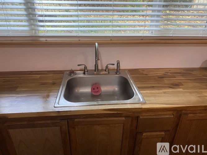 Source URL: https://prod-avail.s3.amazonaws.com/public_images/41505129/listing/IMG_8039.jpeg