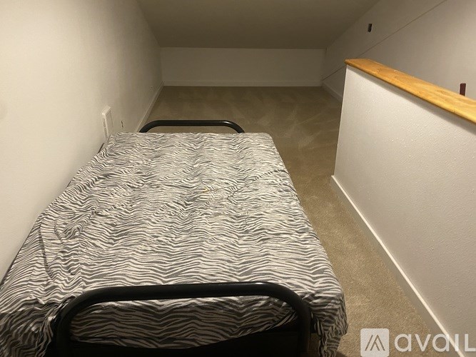 Source URL: https://prod-avail.s3.amazonaws.com/public_images/41505153/listing/IMG_8064.jpeg