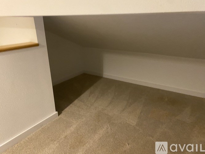 Source URL: https://prod-avail.s3.amazonaws.com/public_images/41505160/listing/IMG_8062.jpeg