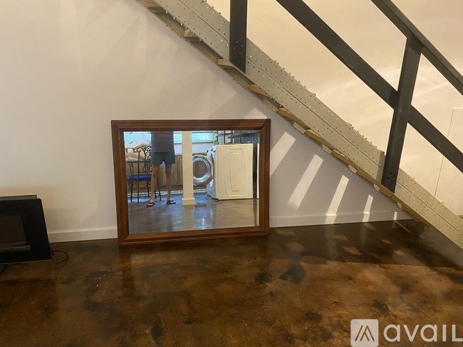 Source URL: https://prod-avail.s3.amazonaws.com/public_images/41505124/listing/IMG_8036.jpeg