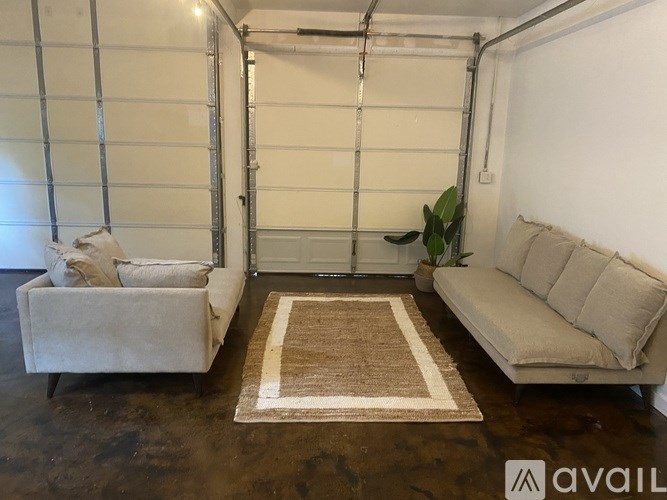 Source URL: https://prod-avail.s3.amazonaws.com/public_images/41505125/listing/IMG_8034.jpeg