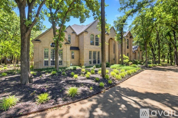 Source URL: https://prod-avail.s3.amazonaws.com/public_images/41512609/listing/1.jpg