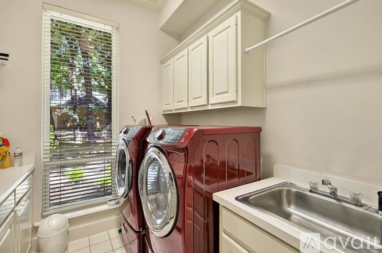 Source URL: https://prod-avail.s3.amazonaws.com/public_images/41512600/listing/21.jpg