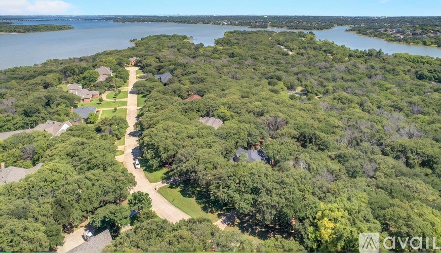 Source URL: https://prod-avail.s3.amazonaws.com/public_images/41512601/listing/25.jpg