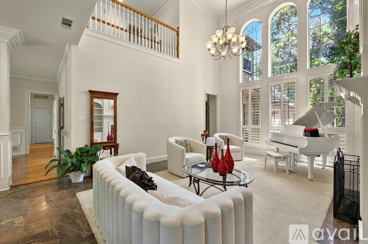 Source URL: https://prod-avail.s3.amazonaws.com/public_images/41512608/listing/5.jpg