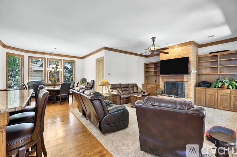 Source URL: https://prod-avail.s3.amazonaws.com/public_images/41512595/listing/10.jpg