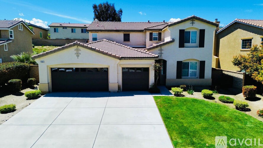 Source URL: https://prod-avail.s3.amazonaws.com/public_images/41505003/listing/Cornflower24.3.jpeg