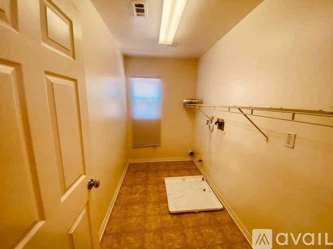 Source URL: https://prod-avail.s3.amazonaws.com/public_images/41504964/listing/newcorn.7.jpg