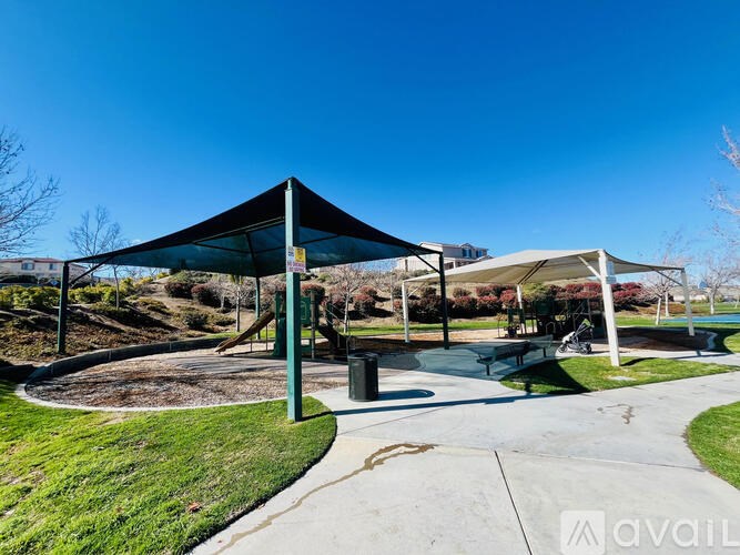 Source URL: https://prod-avail.s3.amazonaws.com/public_images/41505007/listing/ruby.36.jpeg