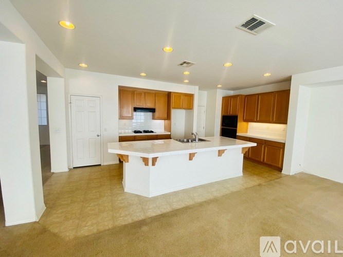 Source URL: https://prod-avail.s3.amazonaws.com/public_images/41504963/listing/newcorn.14.jpg