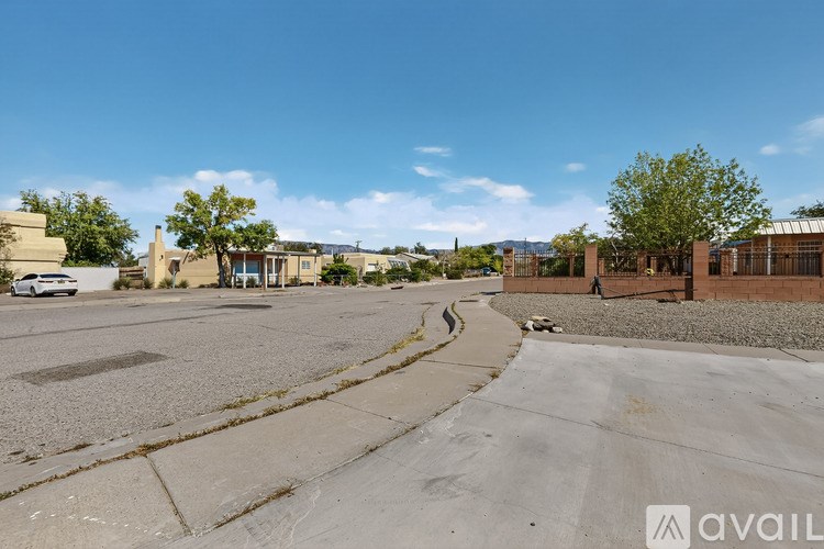 Source URL: https://prod-avail.s3.amazonaws.com/public_images/41504613/listing/1000026186.jpg