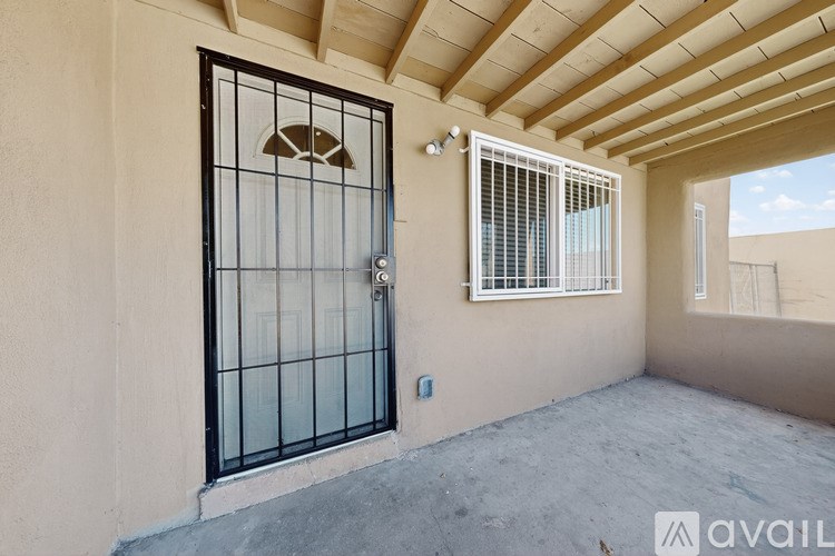 Source URL: https://prod-avail.s3.amazonaws.com/public_images/41504623/listing/1000026201.jpg