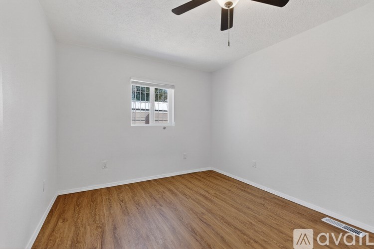 Source URL: https://prod-avail.s3.amazonaws.com/public_images/41504638/listing/1000026179.jpg