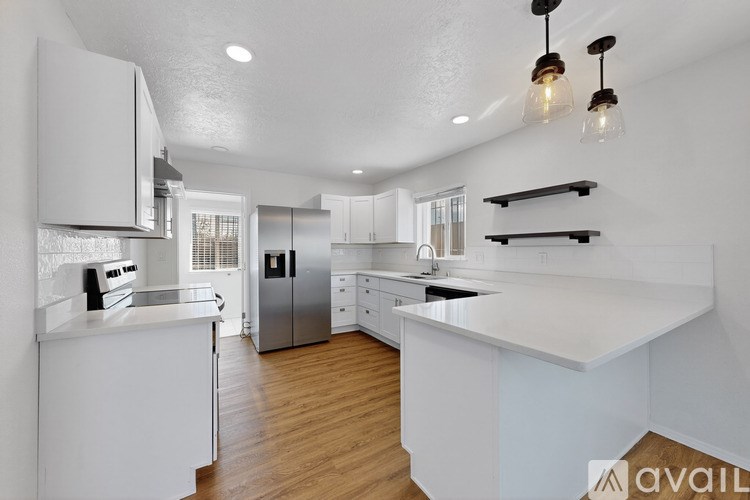 Source URL: https://prod-avail.s3.amazonaws.com/public_images/41504644/listing/1000026173.jpg