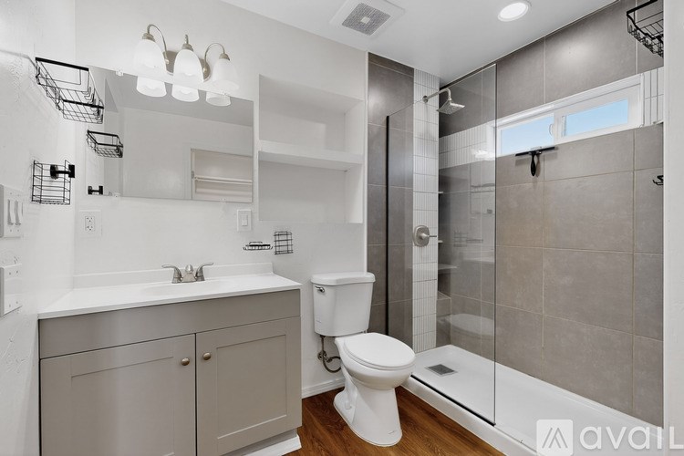 Source URL: https://prod-avail.s3.amazonaws.com/public_images/41504610/listing/1000026183.jpg