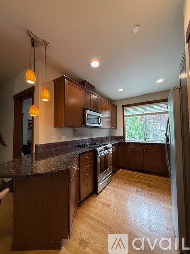 Source URL: https://prod-avail.s3.amazonaws.com/public_images/41504524/listing/Kitchen_1.jpeg