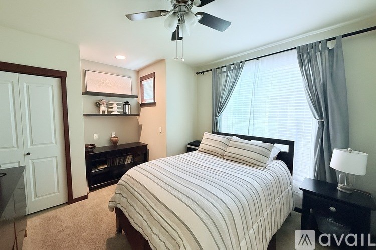 Source URL: https://prod-avail.s3.amazonaws.com/public_images/41504515/listing/2nd_Floor_Bedroom.jpeg