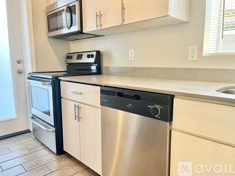 Source URL: https://prod-avail.s3.amazonaws.com/public_images/41504457/listing/IMG_2011.jpg