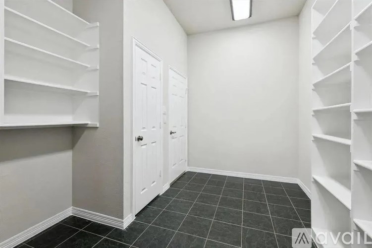 Source URL: https://prod-avail.s3.amazonaws.com/public_images/41503516/listing/18.1.jpg