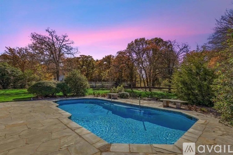 Source URL: https://prod-avail.s3.amazonaws.com/public_images/41503519/listing/19.jpg