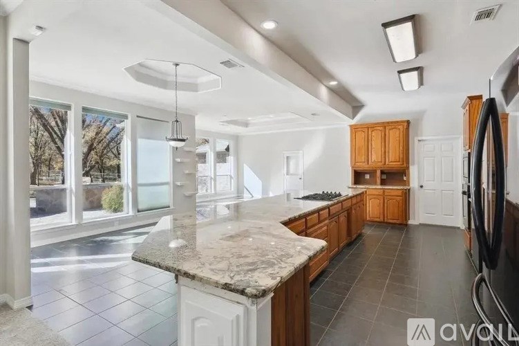 Source URL: https://prod-avail.s3.amazonaws.com/public_images/41503512/listing/2.jpg