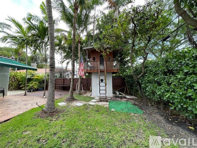 Source URL: https://prod-avail.s3.amazonaws.com/public_images/41503387/listing/GetMedia_(26).jpg