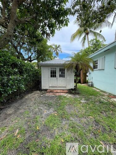 Source URL: https://prod-avail.s3.amazonaws.com/public_images/41503385/listing/GetMedia_(27).jpg