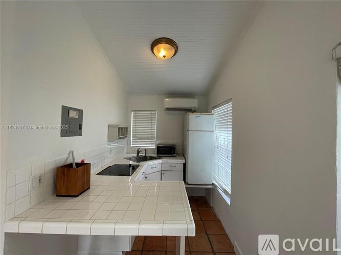 Source URL: https://prod-avail.s3.amazonaws.com/public_images/41503380/listing/GetMedia_(20).jpg