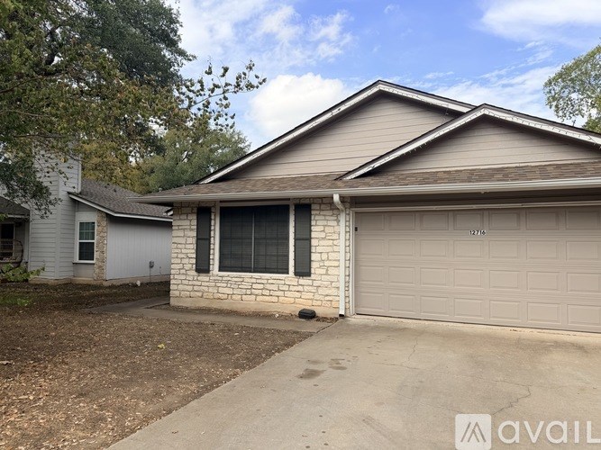 Source URL: https://prod-avail.s3.amazonaws.com/public_images/41503189/listing/IMG_2190_copy.jpg