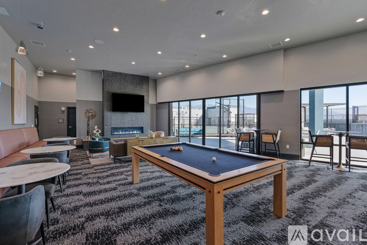 Source URL: https://prod-avail.s3.amazonaws.com/public_images/41503157/listing/Seven_O2_Web-73.jpg